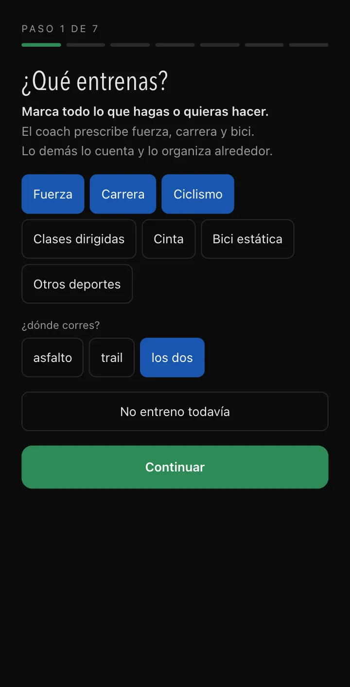 El primer paso de la app, ¿Qué entrenas?: fuerza, carrera y ciclismo marcados, y la carrera en asfalto y en trail.